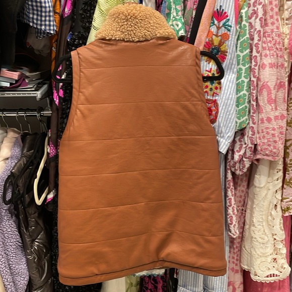 Tuckernuck Reversible Beckham Vest - Picture 6 of 6